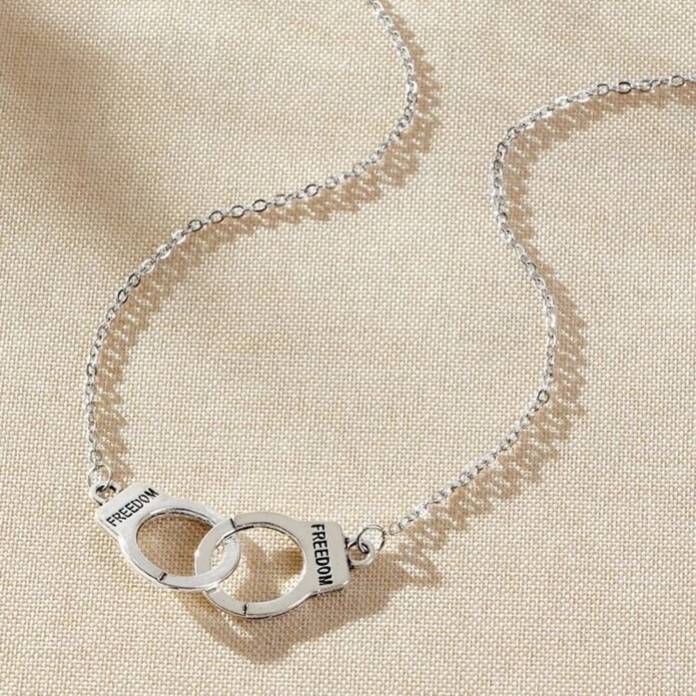 ⭐️ Awesome Handcuff Freedom Necklace ⭐️